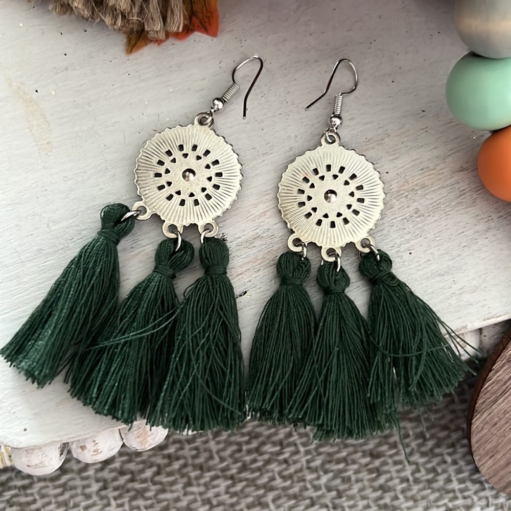 Boho Western Tribal Hunter Green Tassel Dangling Earrings - Picture 4 of 5